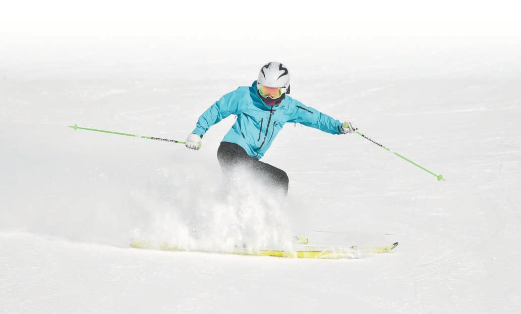 國家高山滑雪中心“雪飛燕”開板首日,雪友暢享滑雪樂趣。 國家高山滑雪中心“雪飛燕”開板首日,雪友暢享滑雪樂趣。