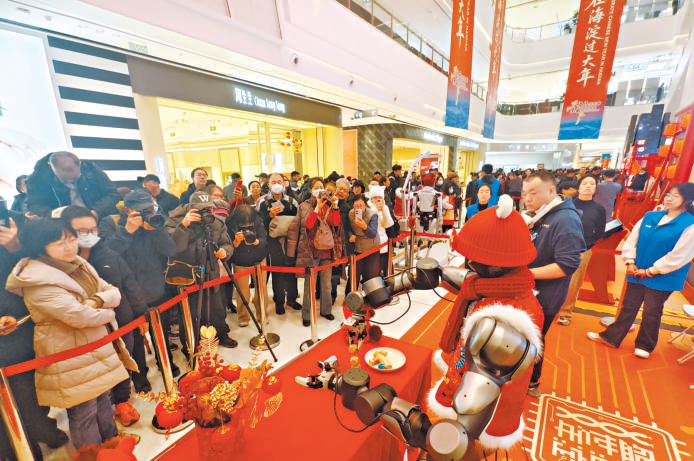 “機器人天團”在海澱新春科技廟會亮相。 “機器人天團”在海澱新春科技廟會亮相。