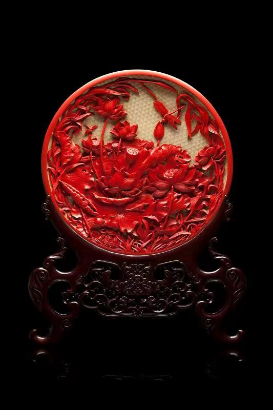 北京雕漆—剔紅鶴舞荷香圓盤