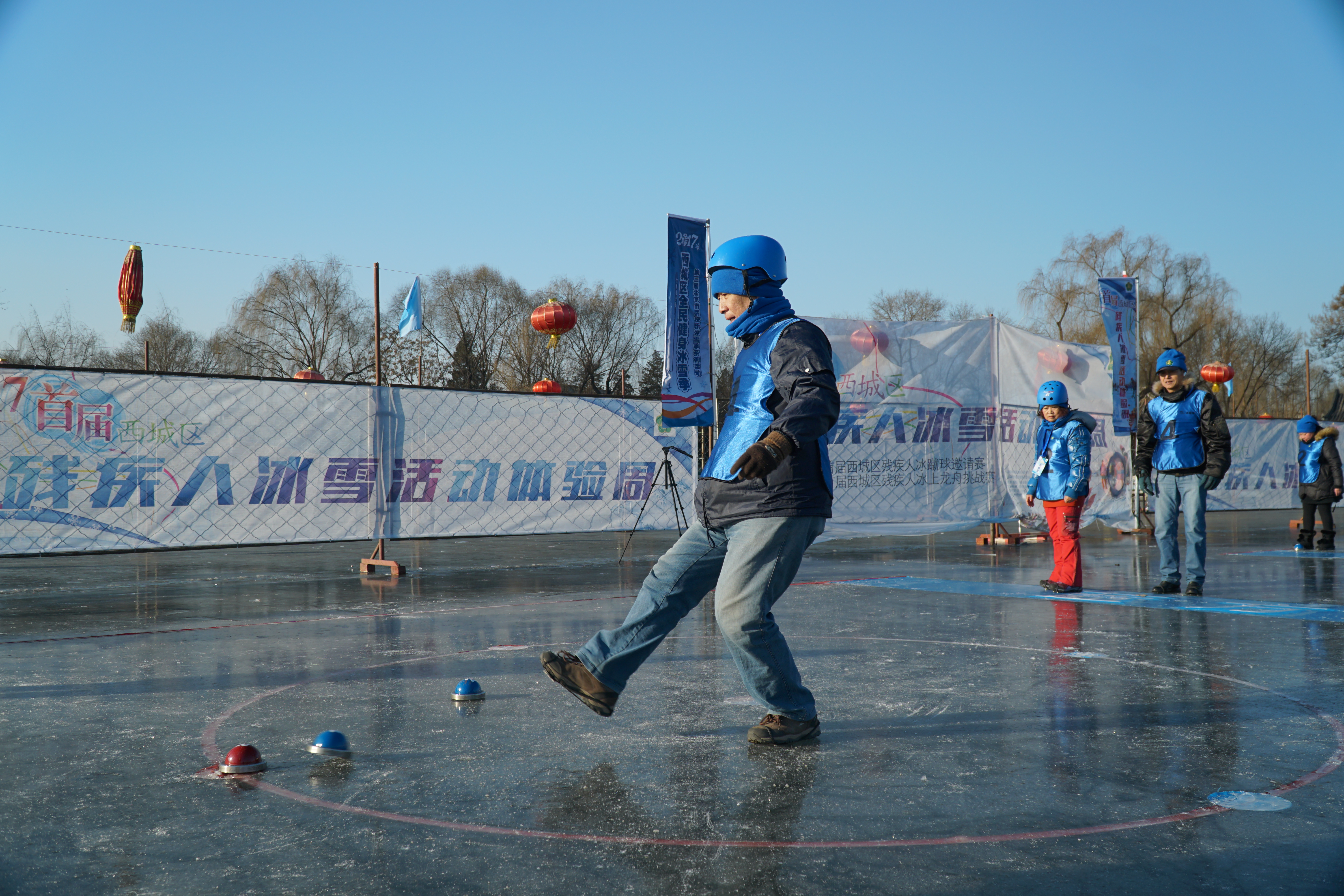 殘疾人冰雪活動體驗周—冰蹴球項目被列為殘疾人冰上比賽項目