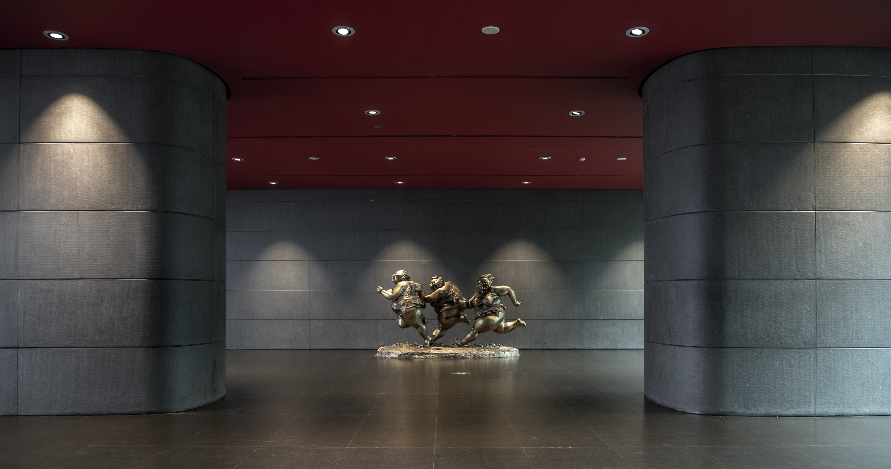 "踏歌而來--許鴻飛雕塑作品展"在國家大劇院舉辦