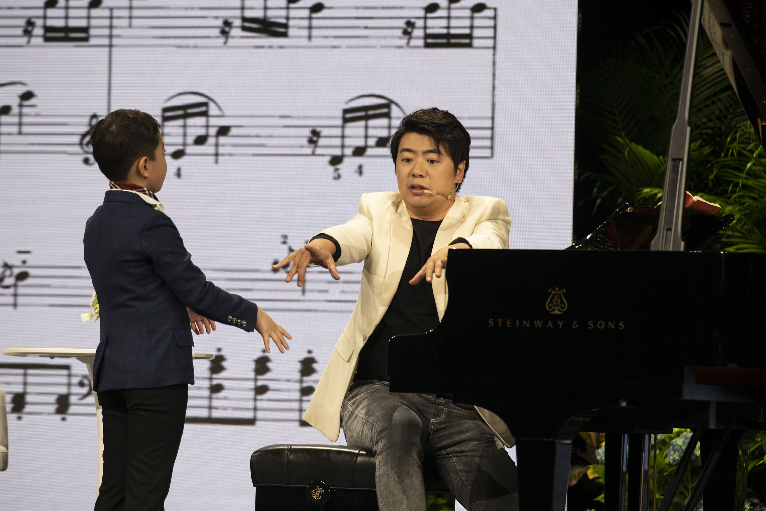 一對一為琴童“把脈問診”  郎朗大師課在台湖舞美藝術中心再度開講