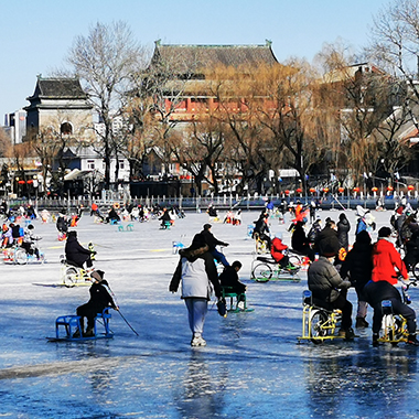 什刹海冰場成市民冬季健身最熱網紅打卡地