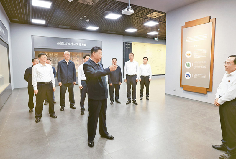 2024年9月10日,中共中央總書記、國家主席、中央軍委主席習近平在前往甘肅考察途中,來到陝西省寶雞市參觀寶雞青銅器博物院。 2024年9月10日,中共中央總書記、國家主席、中央軍委主席習近平在前往甘肅考察途中,來到陝西省寶雞市參觀寶雞青銅器博物院。