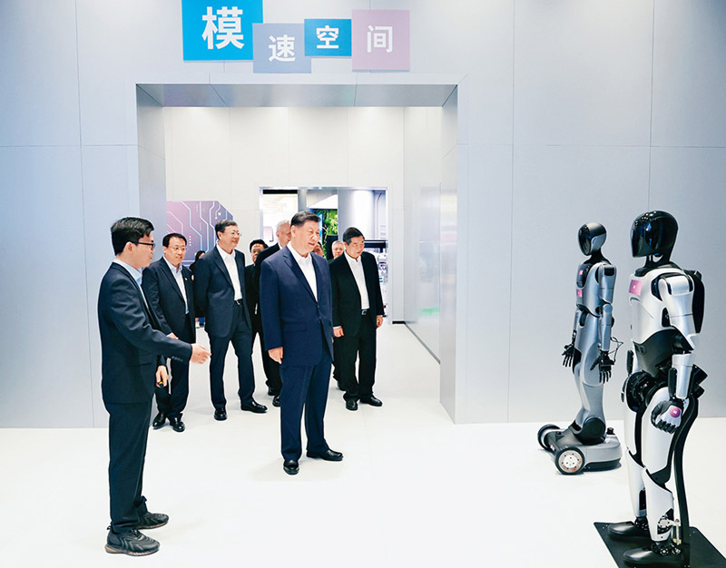 2025年4月29日,中共中央總書記、國家主席、中央軍委主席習近平在上海考察。這是習近平在位於徐匯區的上海“模速空間”大模型創新生態社區,聽取相關技術研發和企業生產經營介紹。 2025年4月29日,中共中央總書記、國家主席、中央軍委主席習近平在上海考察。這是習近平在位於徐匯區的上海“模速空間”大模型創新生態社區,聽取相關技術研發和企業生產經營介紹。