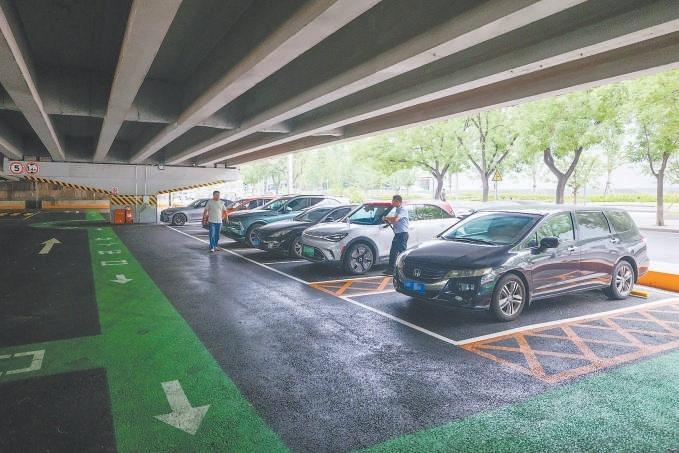 聯想橋橋下空間改造完成後功能布局更均衡合理。 聯想橋橋下空間改造完成後功能布局更均衡合理。