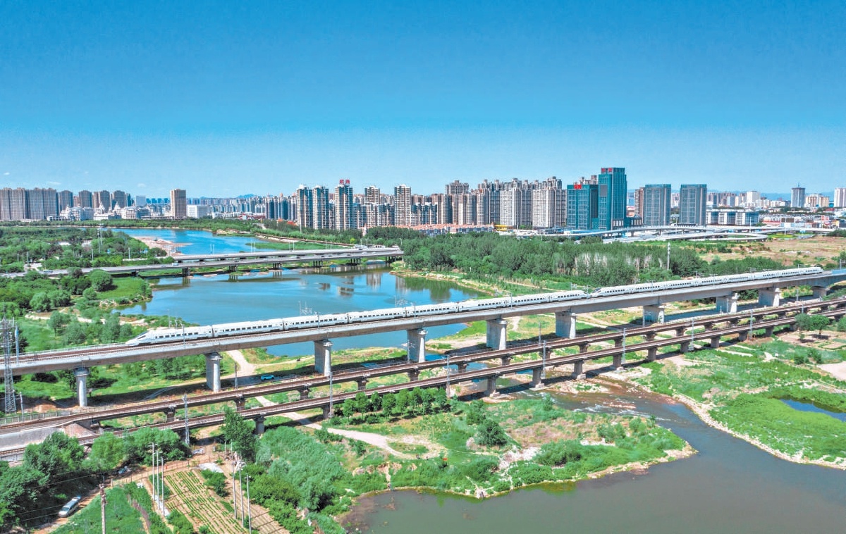 京唐城際鐵路跨三河市潮白河。