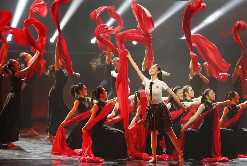 《在燦爛陽光下》首都教育係統慶祝中國共產黨成立100周年主題教育活動隆重舉行