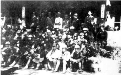 1941年，八路軍十三團排級以上幹部合影。