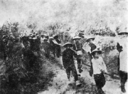 民兵出發去破壞日偽軍交通