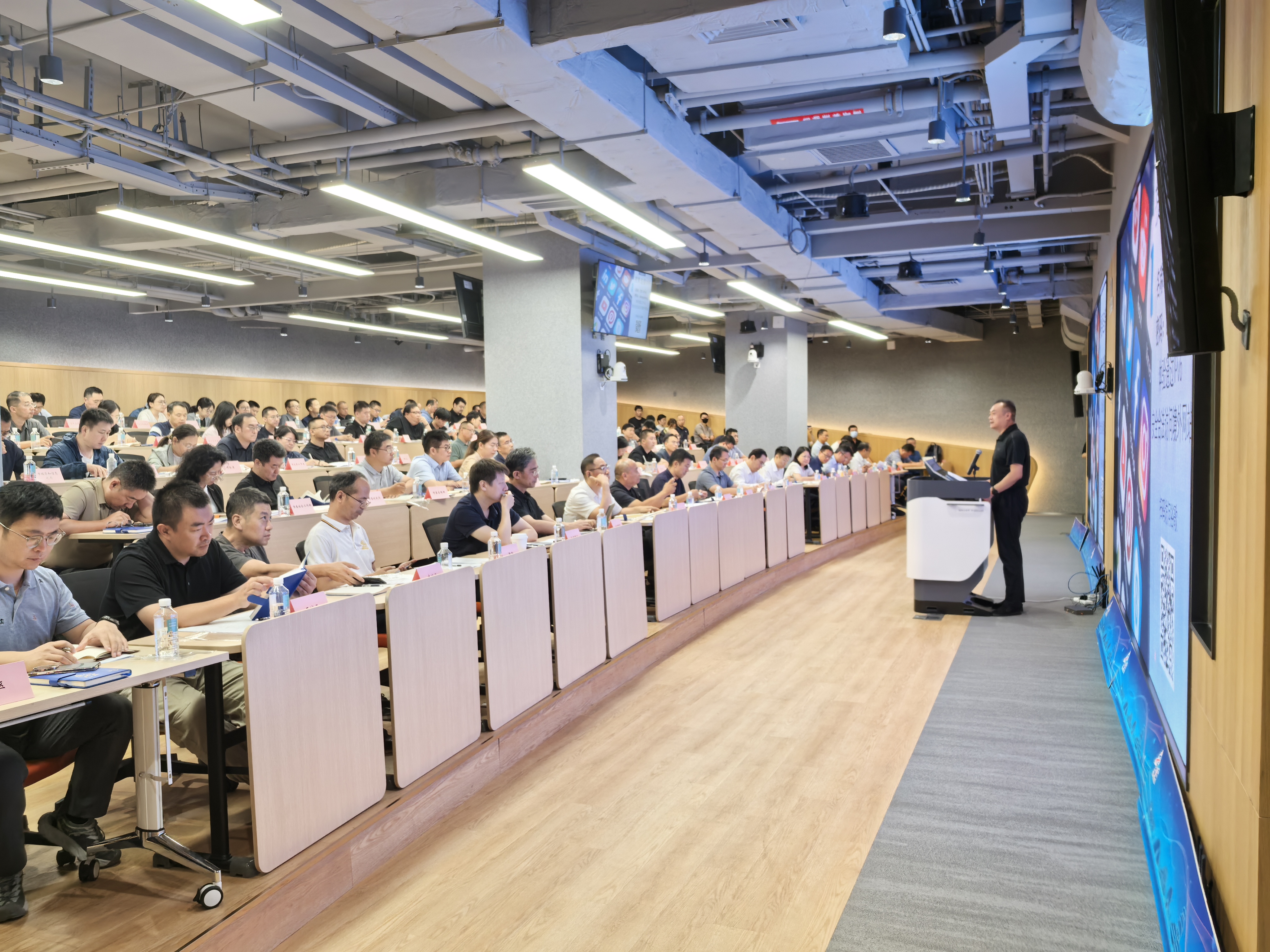 市委機要局、北京銀行等作經驗分享