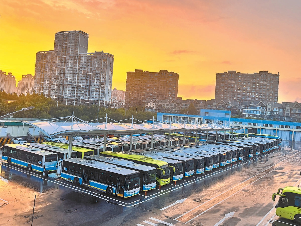 土橋公交場站。