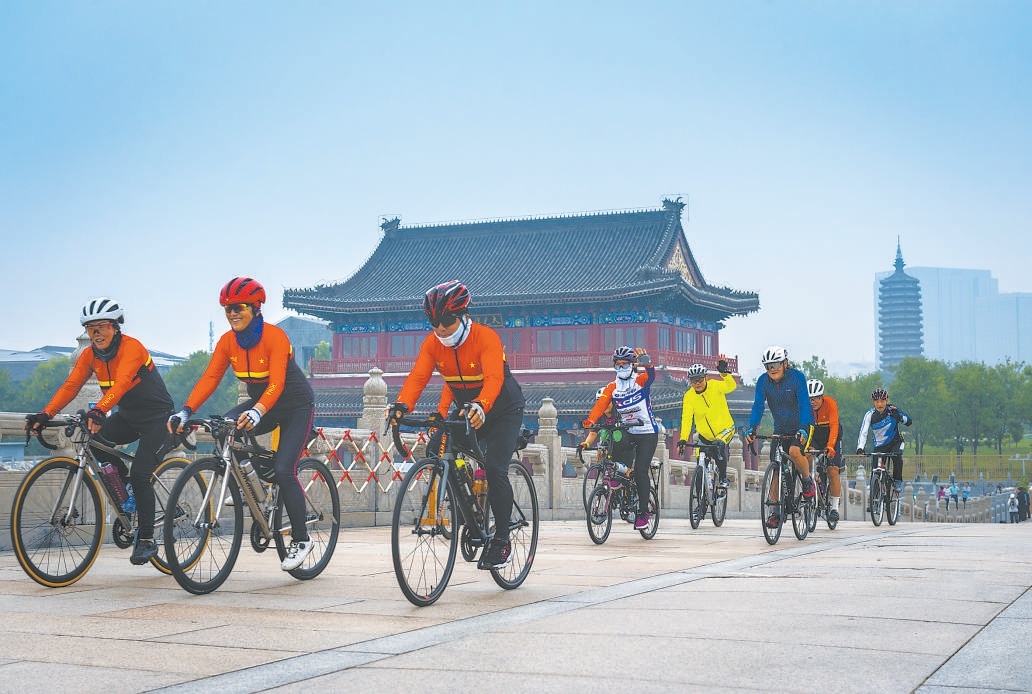 騎行愛好者暢快遊覽副中心。